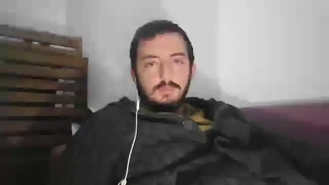 Snapshot of laynufff chatting on 12-28-24, 03:37 laynufff online show from 12-28-24, 03:37