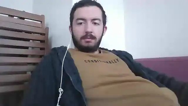 Snapshot of laynufff chatting on 12-29-24, 07:50 laynufff online show from 12-29-24, 07:50