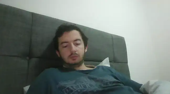 Snapshot of laynufff chatting on 02-03-25, 06:13 laynufff online show from 02-03-25, 06:13