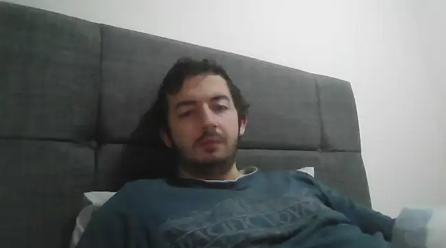 Snapshot of laynufff chatting on 02-06-25, 06:18 laynufff online show from 02-06-25, 06:18