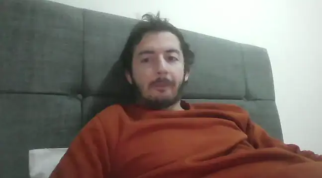 Snapshot of laynufff chatting on 02-12-25, 08:06 laynufff online show from 02-12-25, 08:06