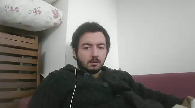 Snapshot of laynufff chatting on 02-15-25, 12:43 laynufff online show from 02-15-25, 12:43