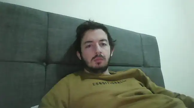 Snapshot of laynufff chatting on 02-17-25, 07:04 laynufff online show from 02-17-25, 07:04