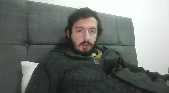 Snapshot of laynufff chatting on 03-22-25, 07:20 laynufff online show from 03-22-25, 07:20