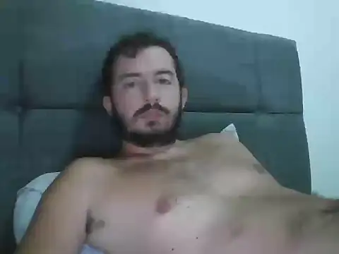 Snapshot of laynufff chatting on 09-14-25, 05:50 laynufff online show from 09-14-25, 05:50