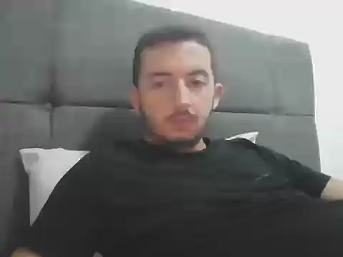 Snapshot of laynufff chatting on 10-07-25, 05:10 laynufff online show from 10-07-25, 05:10