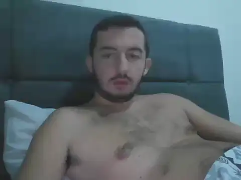 Snapshot of laynufff chatting on 10-09-25, 05:00 laynufff online show from 10-09-25, 05:00