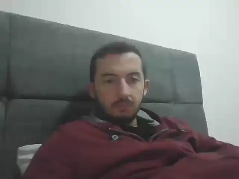 Snapshot of laynufff chatting on 10-12-25, 07:46 laynufff online show from 10-12-25, 07:46