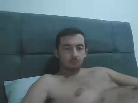 Snapshot of laynufff chatting on 10-17-25, 05:04 laynufff online show from 10-17-25, 05:04