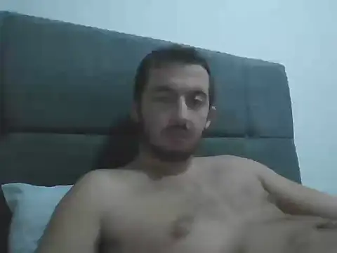 Snapshot of laynufff chatting on 10-25-25, 05:19 laynufff online show from 10-25-25, 05:19