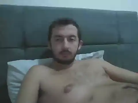 Snapshot of laynufff chatting on 10-29-25, 05:14 laynufff online show from 10-29-25, 05:14