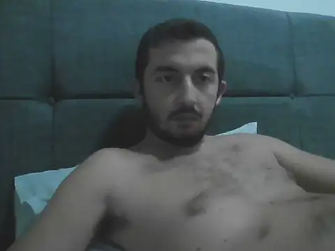 Snapshot of laynufff chatting on 10-31-25, 04:52 laynufff online show from 10-31-25, 04:52