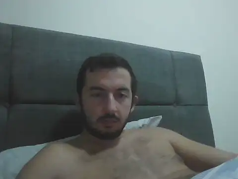 Snapshot of laynufff chatting on 11-02-25, 06:43 laynufff online show from 11-02-25, 06:43