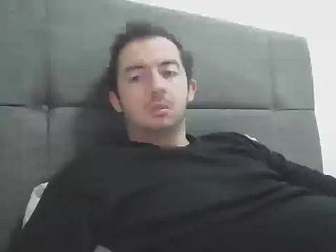 Snapshot of laynufff chatting on 11-12-25, 06:03 laynufff online show from 11-12-25, 06:03