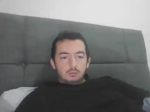 Snapshot of laynufff chatting on 11-16-25, 06:52 laynufff online show from 11-16-25, 06:52