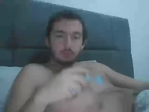 Snapshot of laynufff chatting on 11-16-25, 07:52 laynufff online show from 11-16-25, 07:52