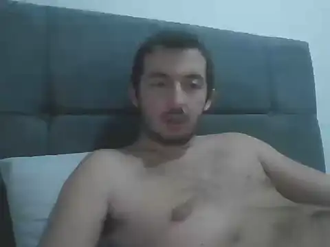 Snapshot of laynufff chatting on 11-17-25, 12:44 laynufff online show from 11-17-25, 12:44