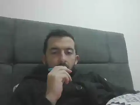 Snapshot of laynufff chatting on 12-04-25, 06:27 laynufff online show from 12-04-25, 06:27