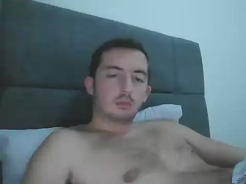 Snapshot of laynufff chatting on 12-13-25, 07:53 laynufff online show from 12-13-25, 07:53