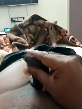 Snapshot of SexyMama_boy chatting on 10-05-25, 08:07 SexyMama boy online show from 10-05-25, 08:07