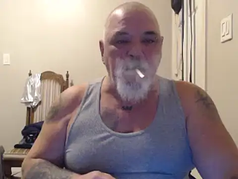 Snapshot of Newfiesausage1972 chatting on 01-30-25, 03:19 Newfiesausage1972 online show from 01-30-25, 03:19