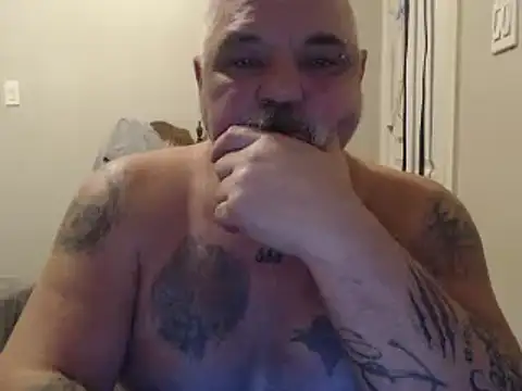 Snapshot of Newfiesausage1972 chatting on 02-04-25, 01:27 Newfiesausage1972 online show from 02-04-25, 01:27