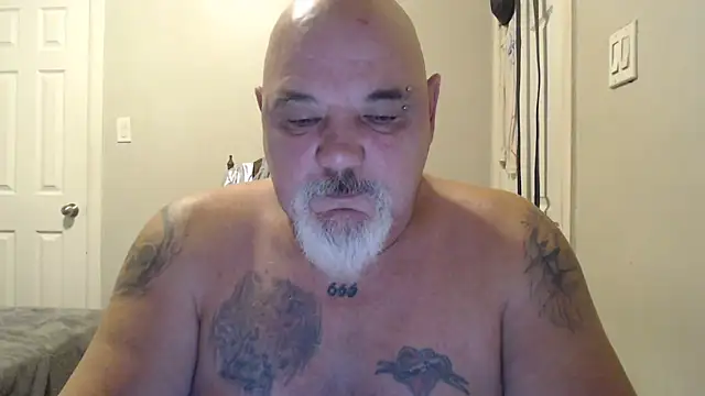 Snapshot of Newfiesausage1972 chatting on 02-04-25, 09:31 Newfiesausage1972 online show from 02-04-25, 09:31