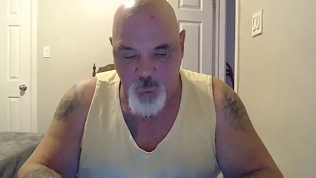 Snapshot of Newfiesausage1972 chatting on 02-05-25, 02:37 Newfiesausage1972 online show from 02-05-25, 02:37