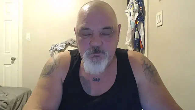 Snapshot of Newfiesausage1972 chatting on 02-15-25, 04:56 Newfiesausage1972 online show from 02-15-25, 04:56