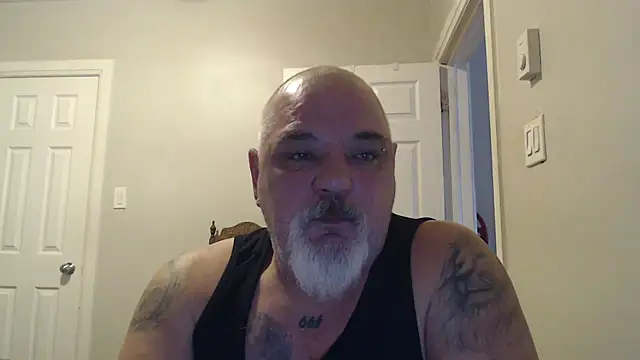 Snapshot of Newfiesausage1972 chatting on 02-16-25, 01:38 Newfiesausage1972 online show from 02-16-25, 01:38