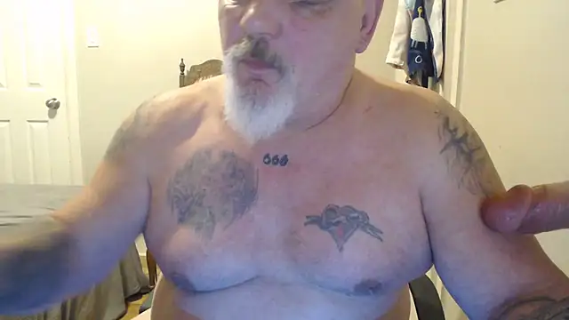 Snapshot of Newfiesausage1972 chatting on 03-02-25, 02:54 Newfiesausage1972 online show from 03-02-25, 02:54