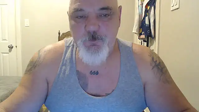 Snapshot of Newfiesausage1972 chatting on 03-05-25, 01:28 Newfiesausage1972 online show from 03-05-25, 01:28