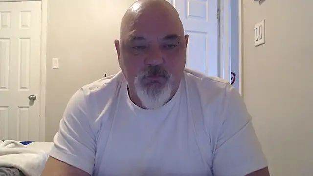 Snapshot of Newfiesausage1972 chatting on 03-20-25, 01:26 Newfiesausage1972 online show from 03-20-25, 01:26