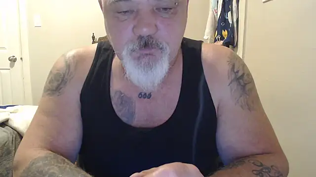 Snapshot of Newfiesausage1972 chatting on 03-21-25, 03:02 Newfiesausage1972 online show from 03-21-25, 03:02