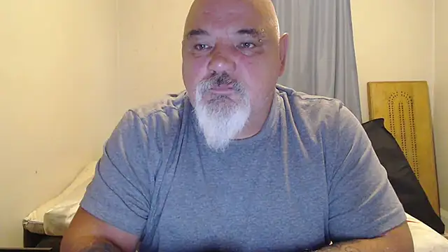 Snapshot of Newfiesausage1972 chatting on 09-11-25, 11:43 Newfiesausage1972 online show from 09-11-25, 11:43