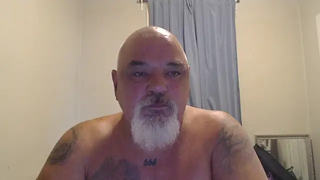 Snapshot of Newfiesausage1972 chatting on 10-14-25, 09:37 Newfiesausage1972 online show from 10-14-25, 09:37