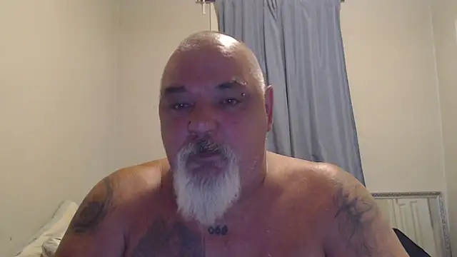 Snapshot of Newfiesausage1972 chatting on 10-19-25, 07:25 Newfiesausage1972 online show from 10-19-25, 07:25