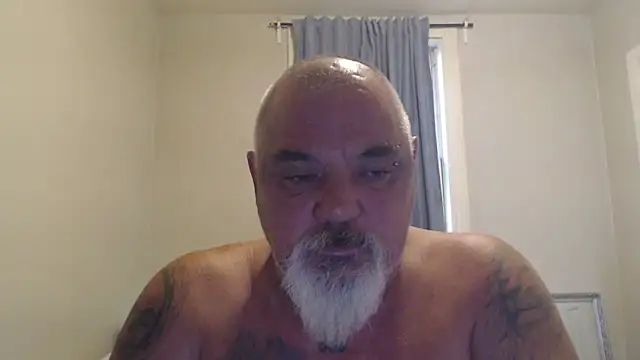 Snapshot of Newfiesausage1972 chatting on 10-23-25, 08:07 Newfiesausage1972 online show from 10-23-25, 08:07