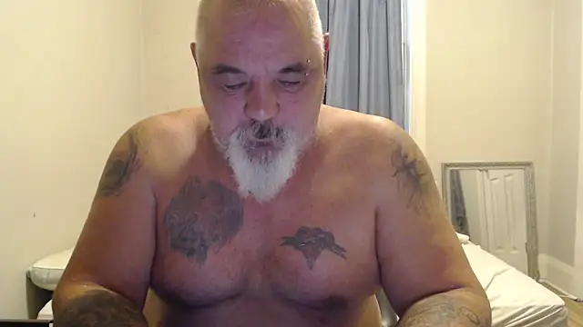 Snapshot of Newfiesausage1972 chatting on 10-25-25, 11:51 Newfiesausage1972 online show from 10-25-25, 11:51