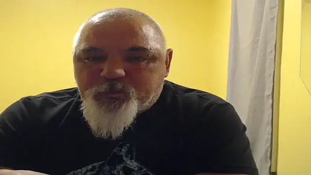 Snapshot of Newfiesausage1972 chatting on 11-01-25, 01:51 Newfiesausage1972 online show from 11-01-25, 01:51