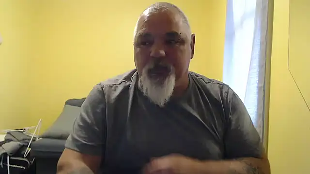 Snapshot of Newfiesausage1972 chatting on 11-06-25, 01:45 Newfiesausage1972 online show from 11-06-25, 01:45