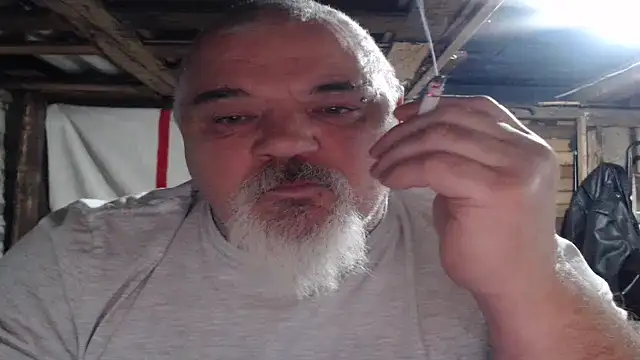 Snapshot of Newfiesausage1972 chatting on 11-16-25, 10:37 Newfiesausage1972 online show from 11-16-25, 10:37