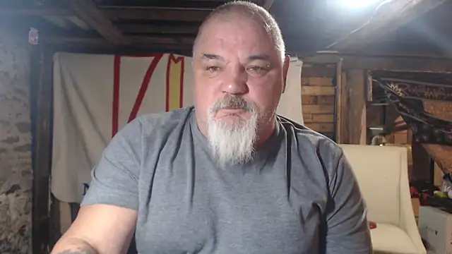 Newfiesausage1972 online show from 02-11-26, 10:20