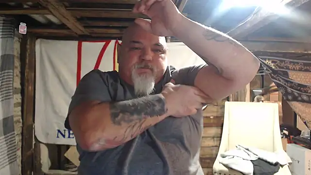 Newfiesausage1972 online show from 02-24-26, 09:40