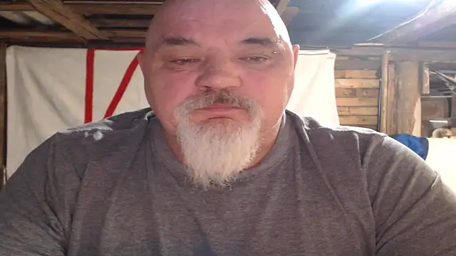 Newfiesausage1972 online show from 02-25-26, 12:15