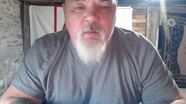 Newfiesausage1972 online show from 04-26-26, 08:56