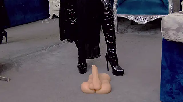 Snapshot of EmmaDevereaux chatting on 03-18-25, 05:52 EmmaDevereaux online show from 03-18-25, 05:52