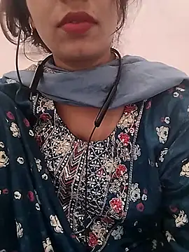 Snapshot of Simaran_bhabhi chatting on 05-05-26, 12:51 Simaran bhabhi online show from 05-05-26, 12:51