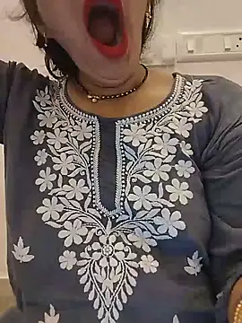 Snapshot of Simaran_bhabhi chatting on 05-17-26, 12:19 Simaran bhabhi online show from 05-17-26, 12:19