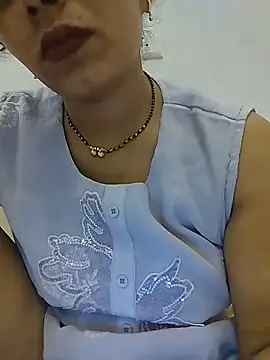 Snapshot of Simaran_bhabhi chatting on 05-18-26, 02:56 Simaran bhabhi online show from 05-18-26, 02:56